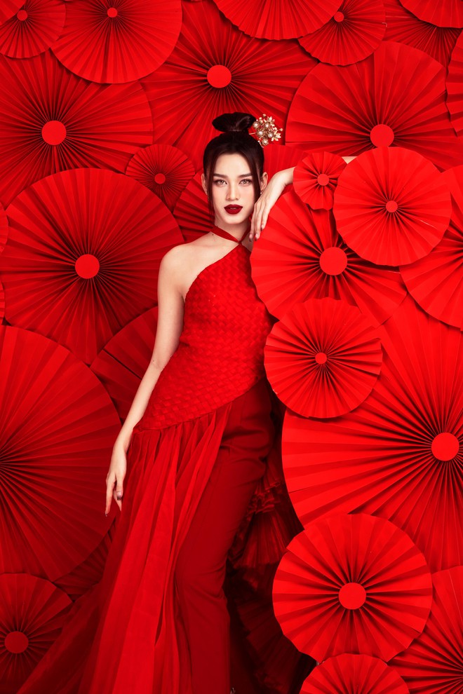 Cận cảnh nhan sắc Hoa hậu Đỗ Thị Hà trong bộ ảnh chào Xuân 2022 ảnh 8