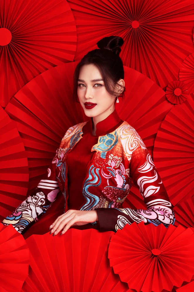 Cận cảnh nhan sắc Hoa hậu Đỗ Thị Hà trong bộ ảnh chào Xuân 2022 ảnh 3