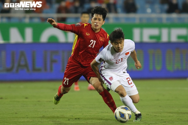 BLV Quang Huy: 'Tuyển Việt Nam nên dồn sức đấu Oman, thử nghiệm ở trận Nhật Bản' - 1