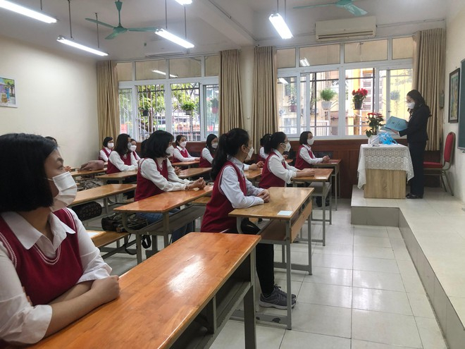 Hà Nội: Trường học ráo riết chuẩn bị cho ngày đón học sinh đi học trở lại ảnh 1