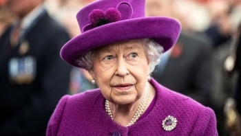 Nữ hoàng Anh nhiễm COVID-19