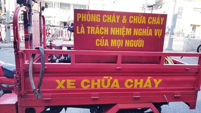 bao ve vay ngan hang tu che xe chua chay giup dap lua trong hem sai gon