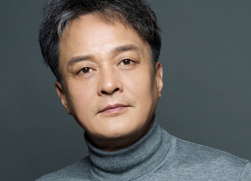 nam dien vien han quoc tu tu sau be boi quay roi tinh duc