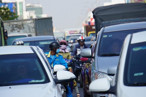 nguoi sai gon khon kho vuot ai ket xe cua ngo tay bac tp