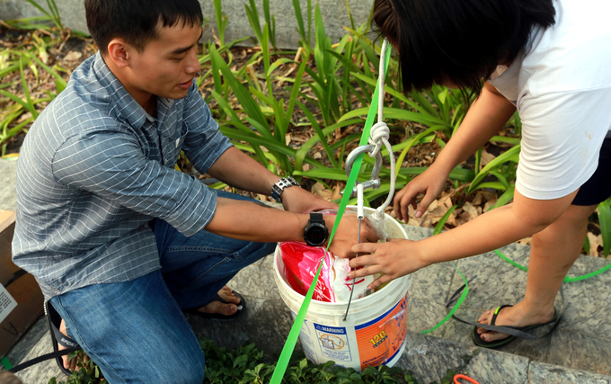 cu dan carina tat bat don do de tranh bi mat cap