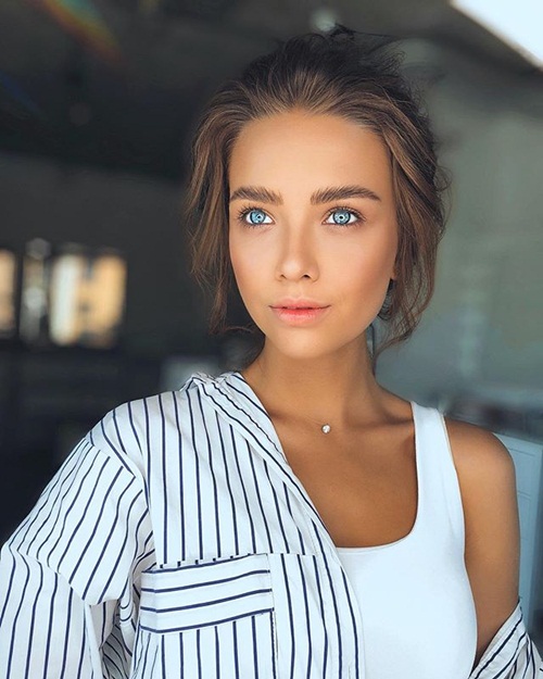 me dam hot girl nga co doi mat xanh nhu bao thach