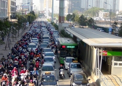 ha noi cam xe may duong le van luong hoac nguyen trai dan di duong nao