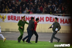 anh man nhan man thuc hien dieu lenh deu ram rap cua hoc vien an ninh