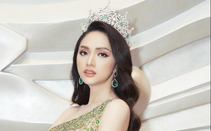 Hương Giang cùng Nong Poy làm giám khảo ‘Hoa hậu Chuyển giới Quốc tế 2020’