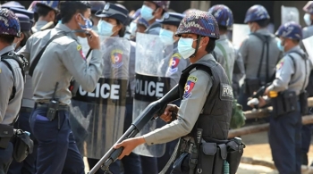 Không muốn làm theo lệnh quân đội, cảnh sát Myanmar vượt biên sang Ấn Độ