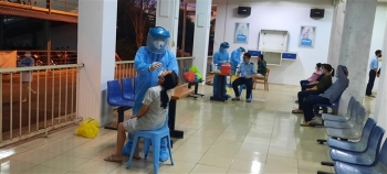 TP.HCM bắt đầu xét nghiệm COVID-19 nhân viên sân bay Tân Sơn Nhất hàng tuần