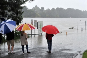 Australia đối mặt với đợt lũ lụt kinh hoàng nhất trong 60 năm