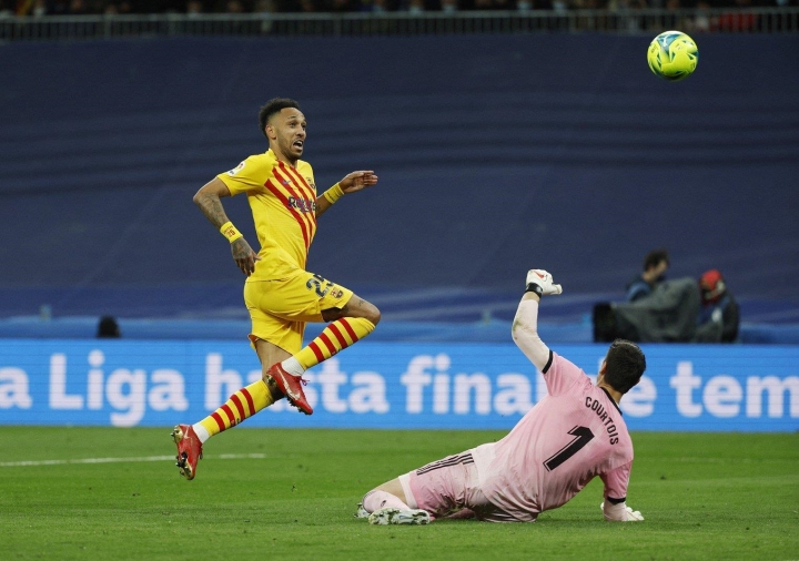 Aubameyang chói sáng, Barca nhấn chìm Real Madrid - 2