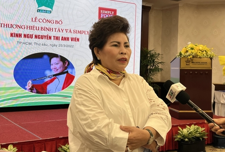 Bà Lê Thị Giàu tiếp tục kiện Nguyễn Phương Hằng đòi bồi thường 1.000 tỷ đồng