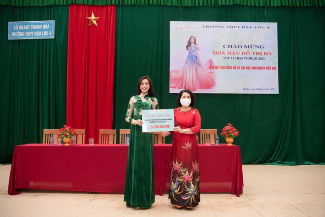 Top 13 &quot;Miss World&quot; Đỗ Thị Hà mặc áo dài mang hình ảnh rau má về quê nhà Thanh Hóa ảnh 12
