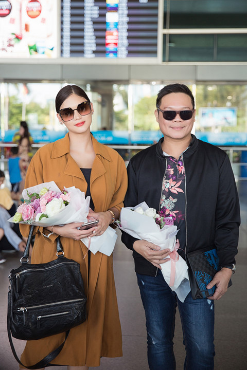 hoa hau hoan vu 2015 pia wurtzbach khoe nhan sac rang ngoi tai viet nam