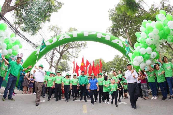 20000 hoc sinh tham du ngay hoi di bo 2018