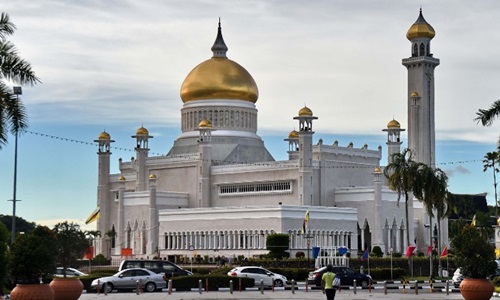 nguoi dong tinh brunei dao tau vi so bi nem da den chet