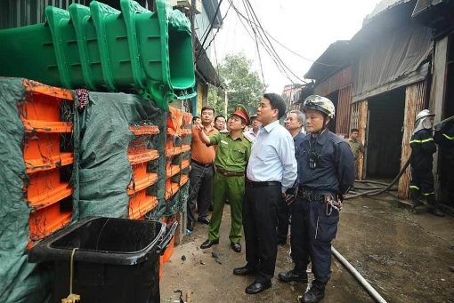 ha noi chay lon o trung van 8 nguoi chet va mat tich