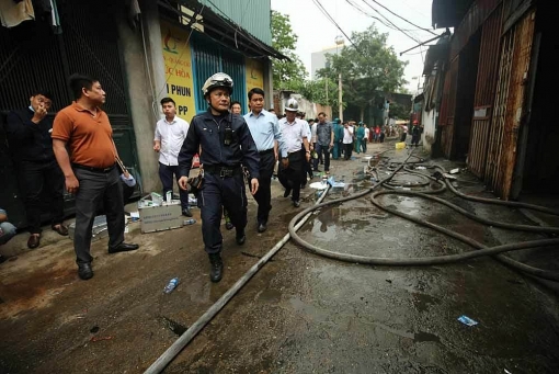 ha noi chay lon o trung van 8 nguoi chet va mat tich