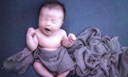 Người mẹ hối hận vì chụp ảnh nghệ thuật cho con sơ sinh nguoi me hoi han vi chup anh nghe thuat cho con so sinh