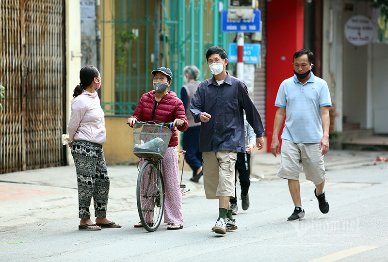 bi thu ha noi yeu thuong thi phai xa nhau cung lam hat o 2 dau noi nho