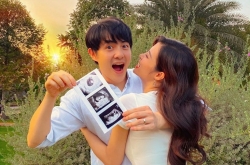 Đông Nhi chính thức xác nhận mang thai sau 5 tháng kết hôn