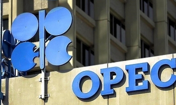 OPEC+ sẽ tăng sản xuất để ghìm giá dầu