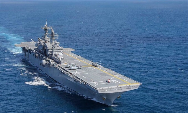 Mỹ dồn dập điều các nhóm tàu tác chiến vào Biển Đông - 1