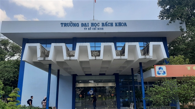 Học phí đại học tăng 'sốc': Cần đảm bảo cơ chế cho người nghèo, người khuyết tật - 1