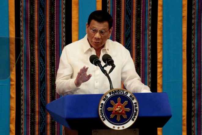 Ông Duterte muốn điều tàu chiến đòi chủ quyền tài nguyên ở Biển Đông - 1