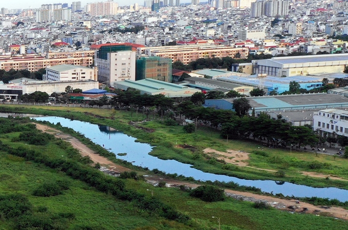 Dân Sài Gòn chờ cải tạo 33 km kênh Tham Lương