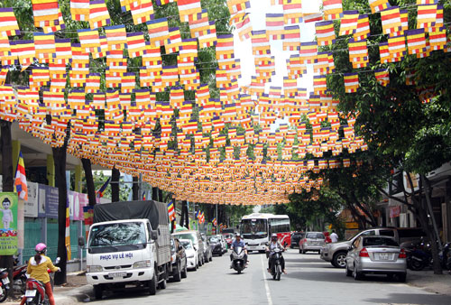 tp hcm trien lam cuoc doi va dao nghiep bo tat thich quang duc