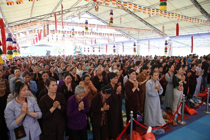 Lễ mừng Phật đản tại Đại Bảo Tháp Mandala Tây Thiên