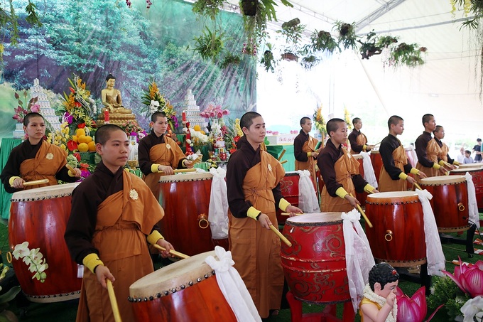 le mung phat dan tai dai bao thap mandala tay thien