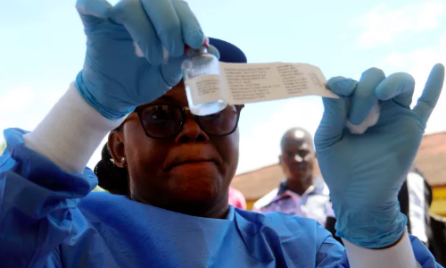 virus ebola tiep tuc troi day