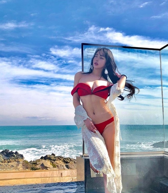 duong luon eo hong cong nhu ong cua nu hoang bikini han quoc