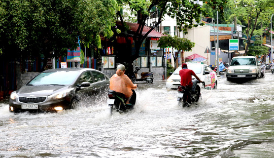 tp hcm mua trang troi trua cuoi tuan khu nha giau thao dien lai ngap