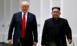 kim jong un tung lo lang khong thao tieng anh truoc hoi nghi voi trump