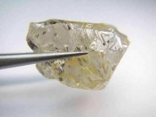 angola phat hien vien kim cuong khung 171 carat o mo lulo