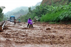 thoi tiet hom nay 195 ha noi mua rao trung bo nang nong