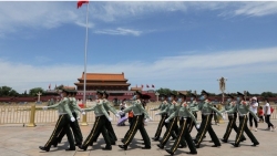 trump canh bao phan ung cung ran luat an ninh hong kong