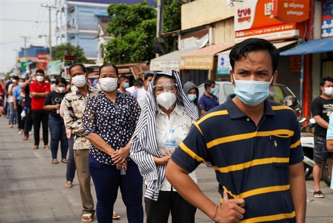 Một người Việt ở Lào chết vì COVID-19, Campuchia tăng trở lại ca nhiễm - 2