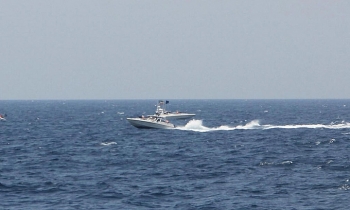 Tuần duyên Mỹ nổ 30 phát súng cảnh cáo tàu Iran
