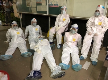 Những ngày kiệt sức của nhân viên y tế Bắc Ninh