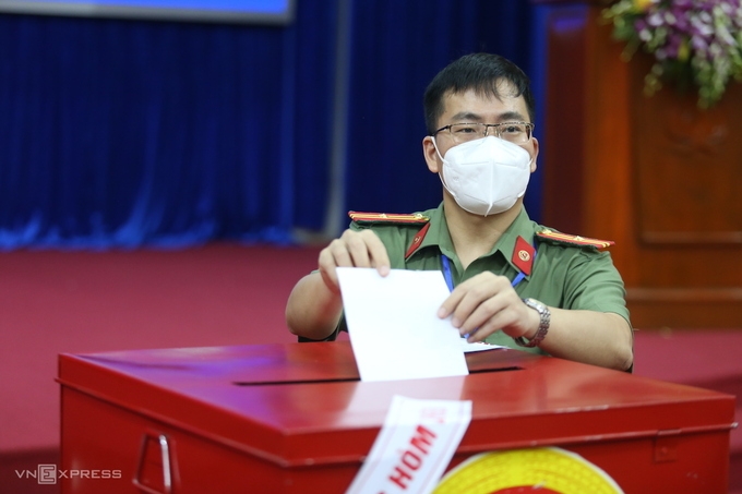 Cử tri bỏ phiếu sớm ở tâm dịch Bắc Ninh