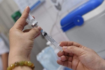 Bắt đầu tiêm vaccine COVID-19 cho công nhân khu công nghiệp Bắc Giang, Bắc Ninh