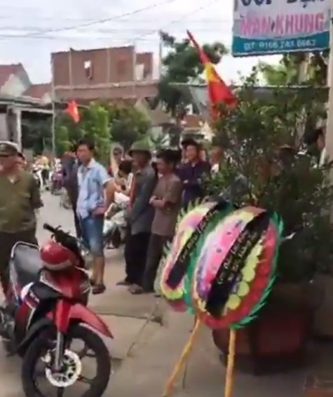 den nha truong cong an xa mo nhac dam ma doi tien nguoi trong cuoc len tieng