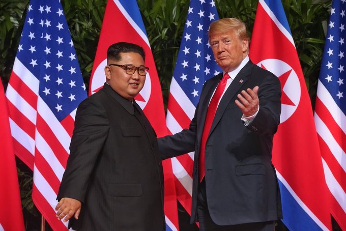 nhung cai bat tay cua trump kim o singapore