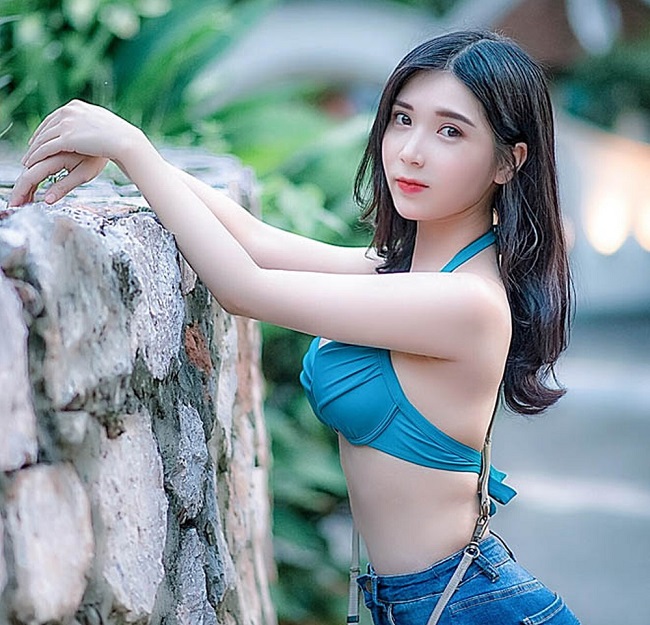 ngam duong cong me nguoi cua thanh bi va 2 hot girl kem xoi